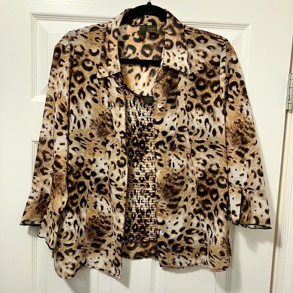 ⭐️2/$30⭐️ Two piece leopard/animal print blouse & matching textured tank, size L